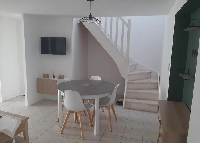 Au Petit Chai De Dolus