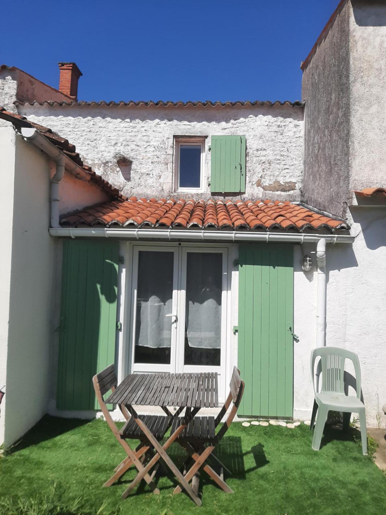 Au Petit Chai De